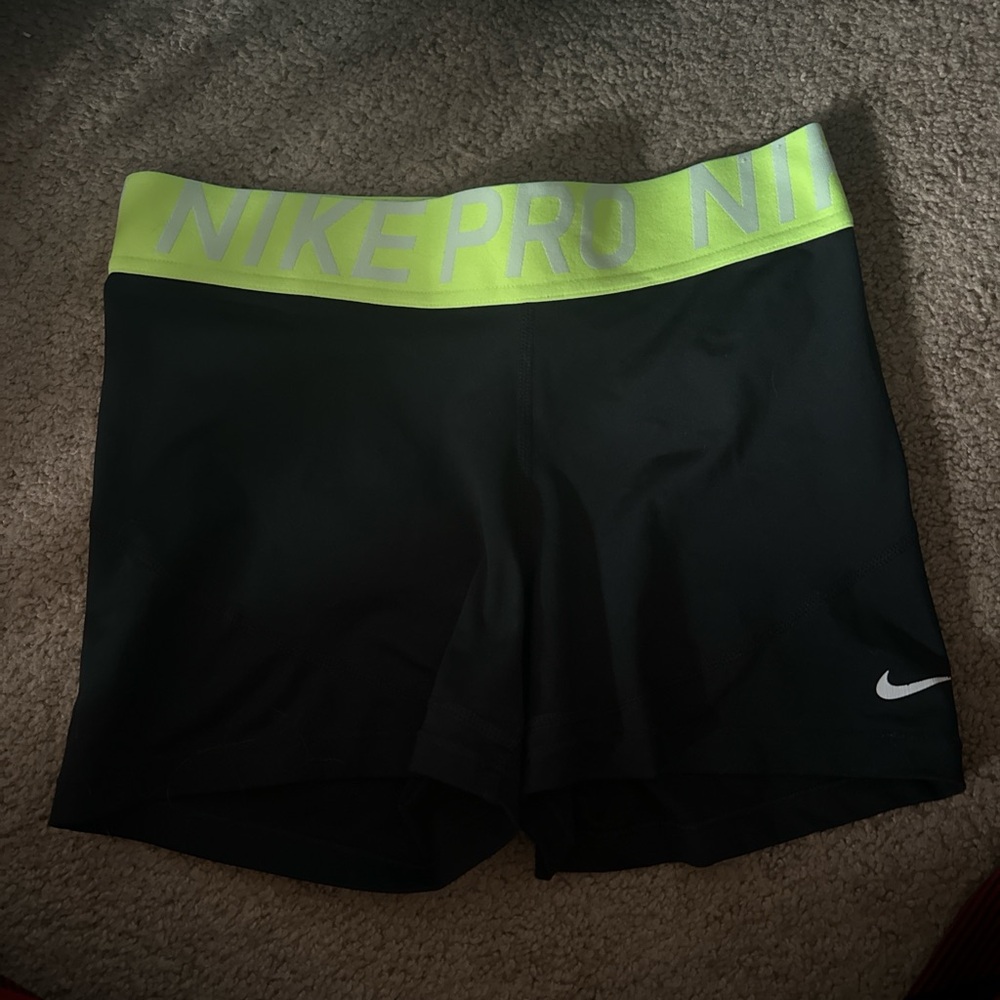 Nike pros size medium
